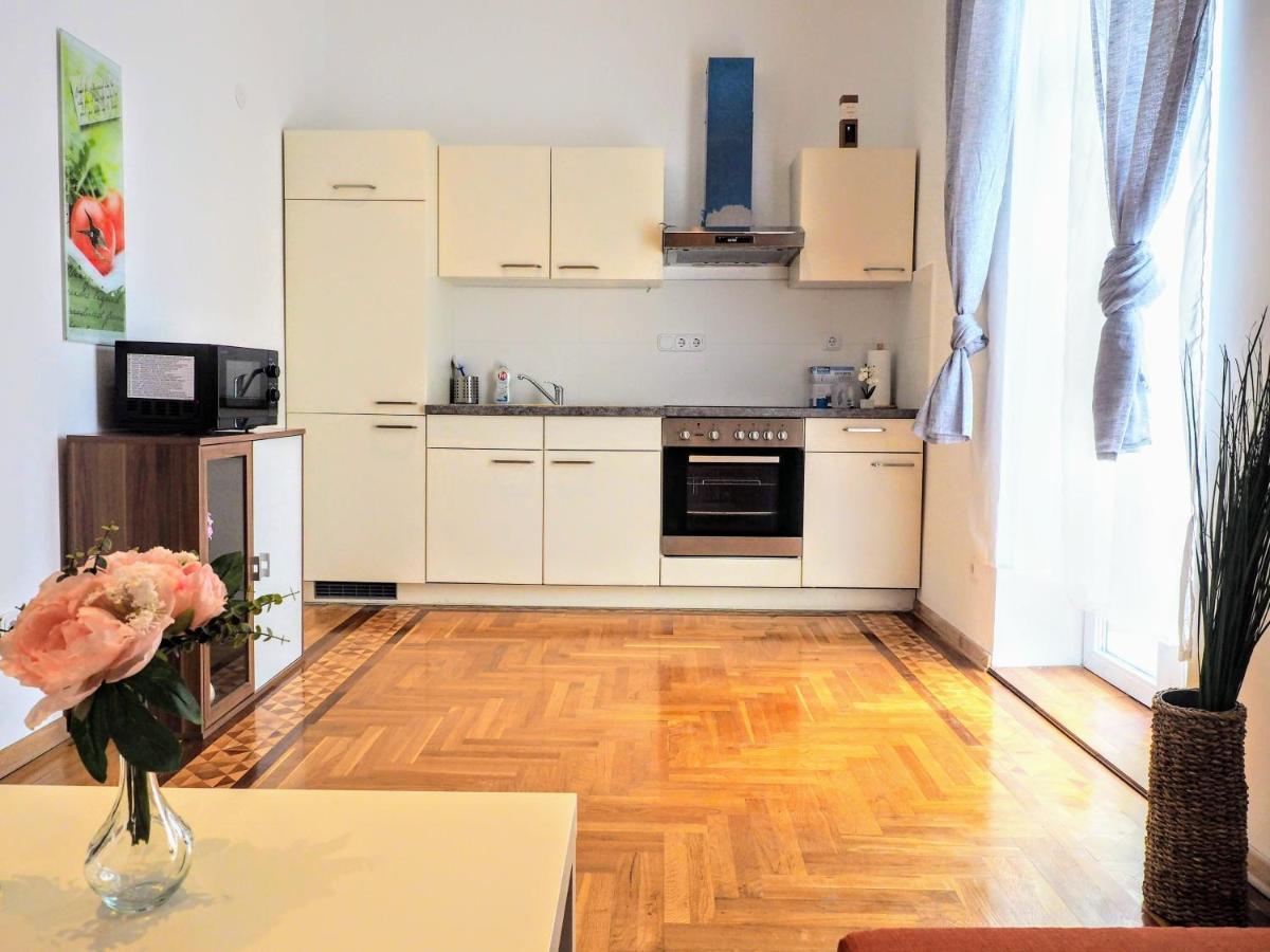 City Villa Schoenbrunn Apartments - Contactless 24H Check-In Βιέννη Εξωτερικό φωτογραφία